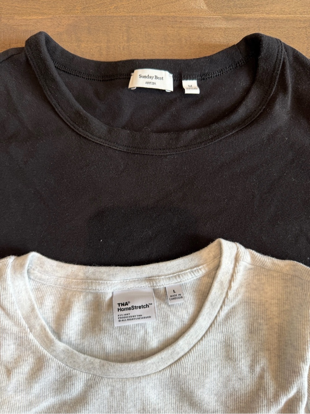 Aritzia misc tees - Picture 2 of 3